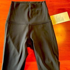 NWT Lululemon Wunder Under Super-High-Rise Tight 28" Luxtreme Size 2